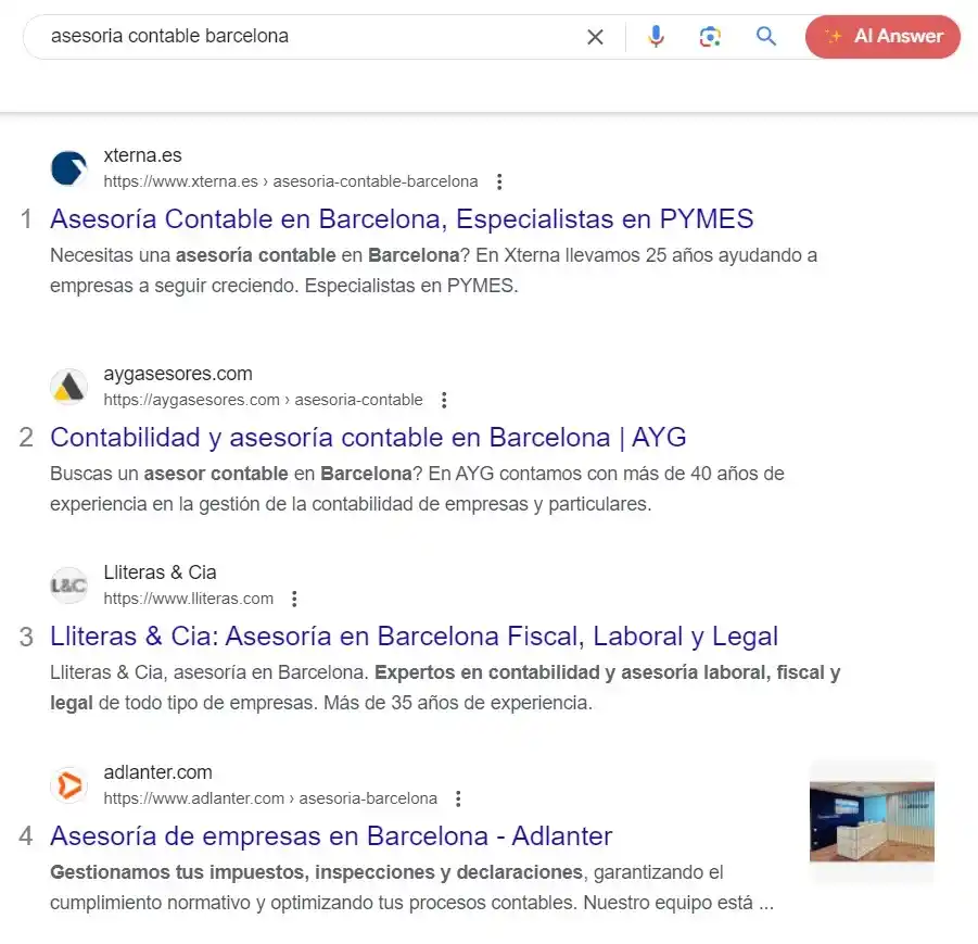 Resultados orgánicos de asesorías locales en SERPs